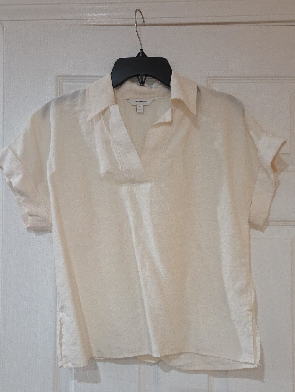 Banana Republic Women's Cream Casual Short-Sleeve Collared Shirt